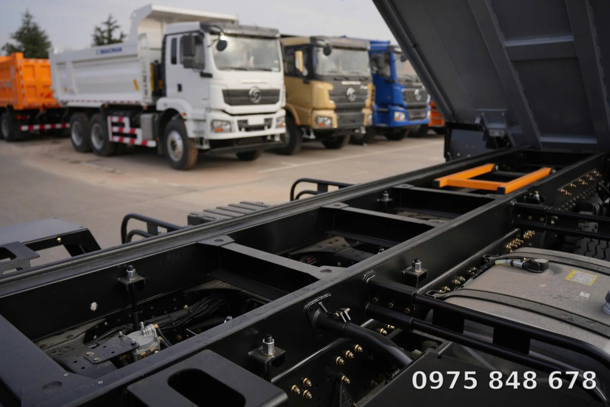 xe ben Shacman X3000 khung gầm
