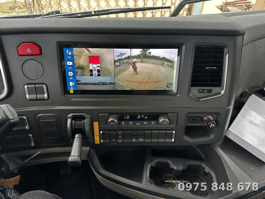 màn hình trung tâm của Howo max