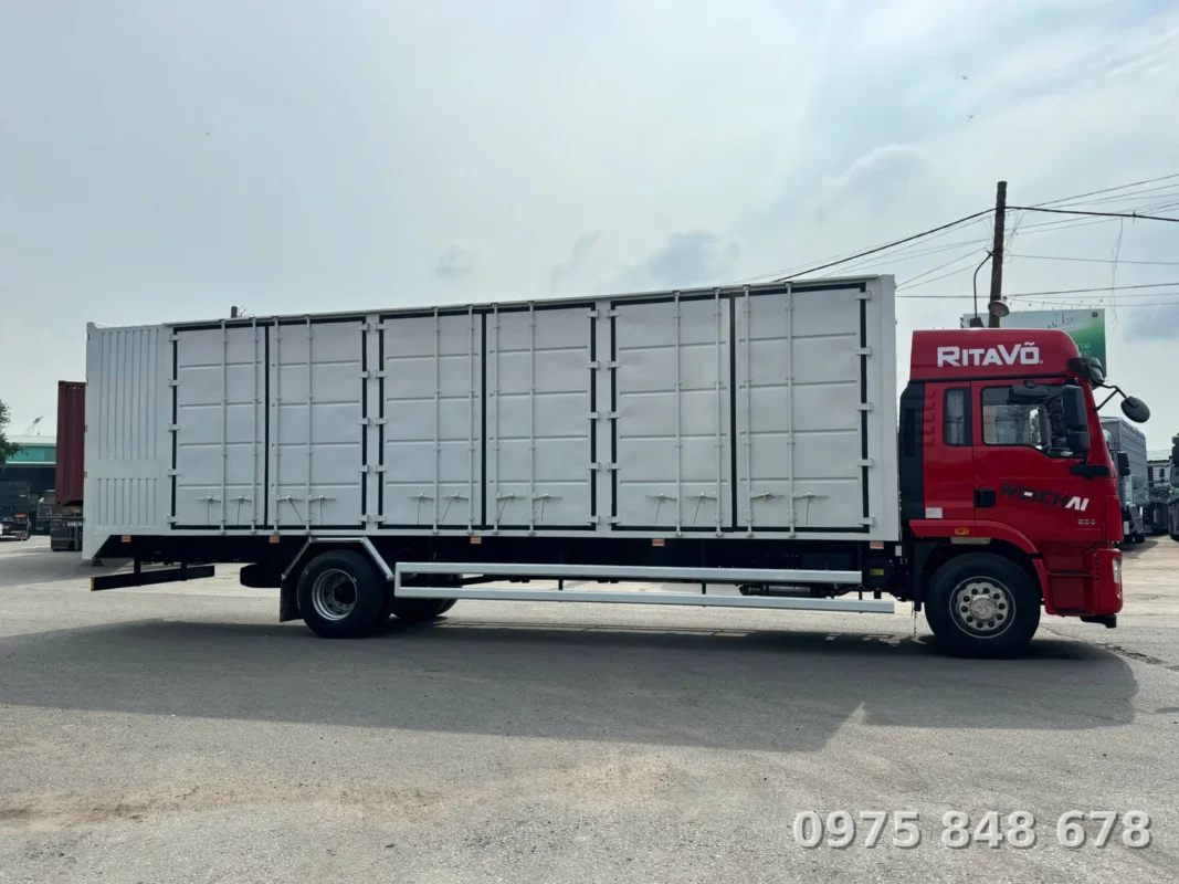 xe tải thùng kín Shacman L5000 thùng kín dạng contaniner