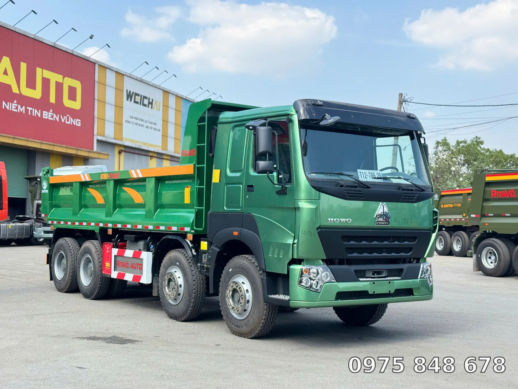 Xe Ben Howo 380HP 8x4 Thùng Đúc mới 