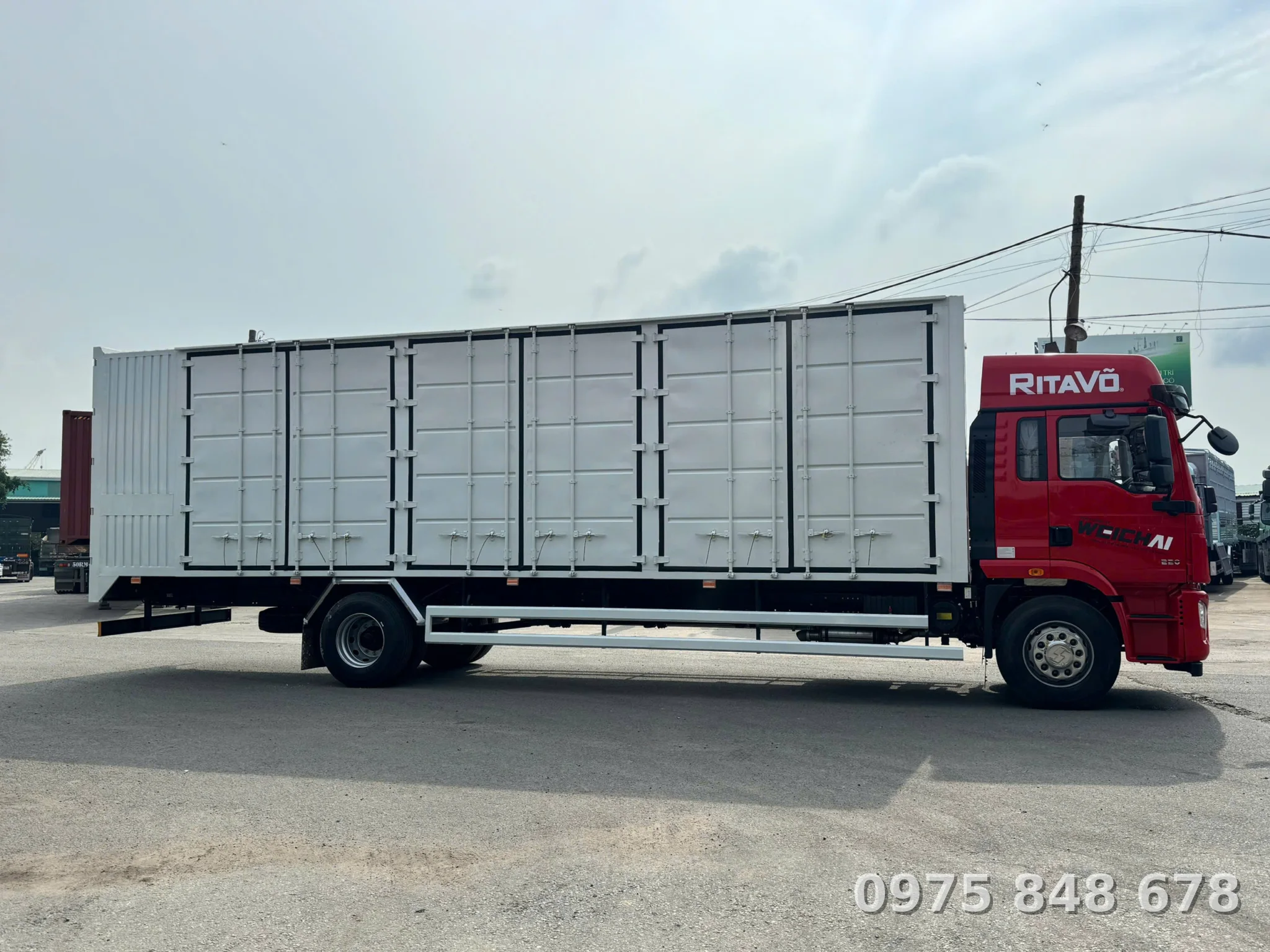 xe tải thùng kín Shacman L5000 220HP